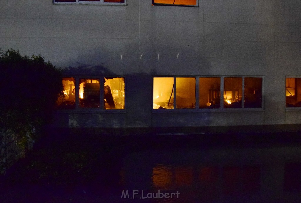 Grossbrand Halle Troisdorf Kriegsdorf Junkersring P514.JPG - Miklos Laubert